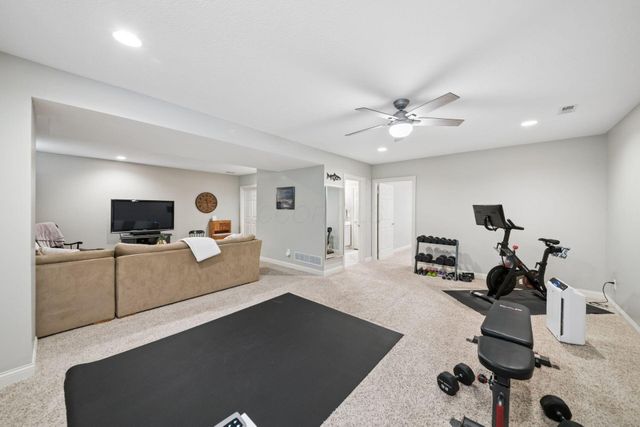 96 Cressingham Lane, Powell, OH 43065