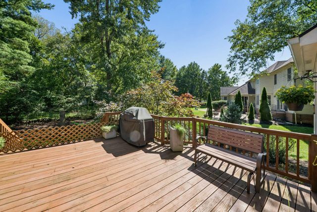96 Cressingham Lane, Powell, OH 43065