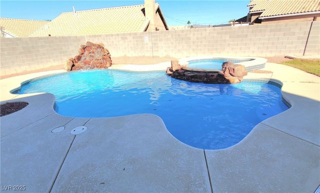 6492 Silent Pine Avenue, Las Vegas, NV 89156