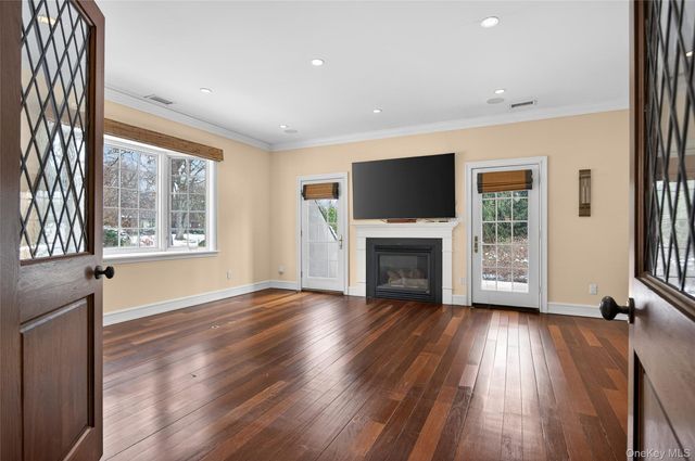 220 Elderfields Road, Manhasset, NY 11030