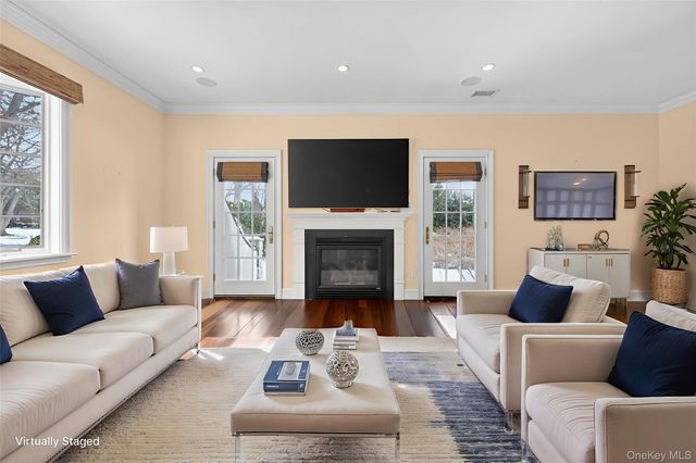 220 Elderfields Road, Manhasset, NY 11030