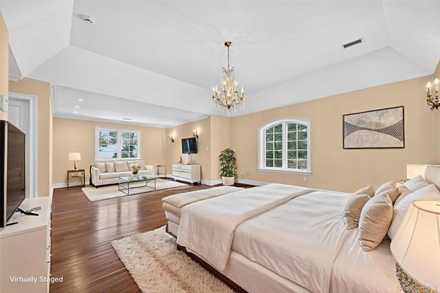 220 Elderfields Road, Manhasset, NY 11030