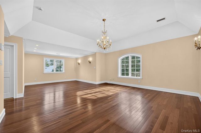 220 Elderfields Road, Manhasset, NY 11030