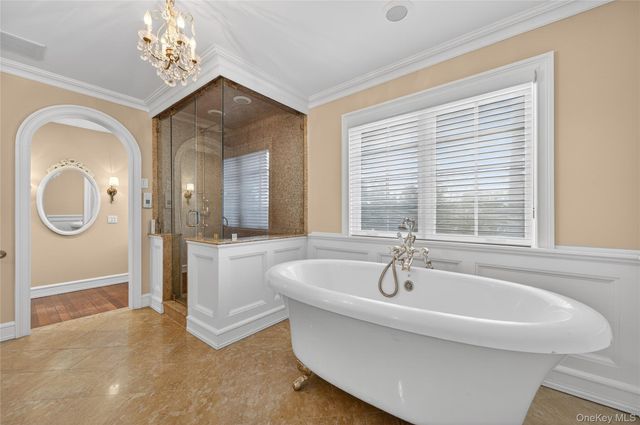 220 Elderfields Road, Manhasset, NY 11030