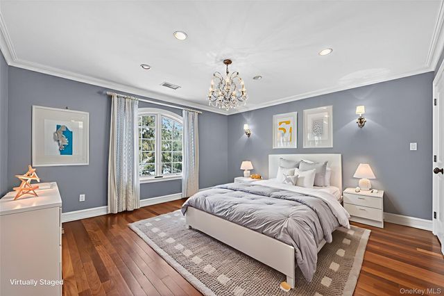 220 Elderfields Road, Manhasset, NY 11030