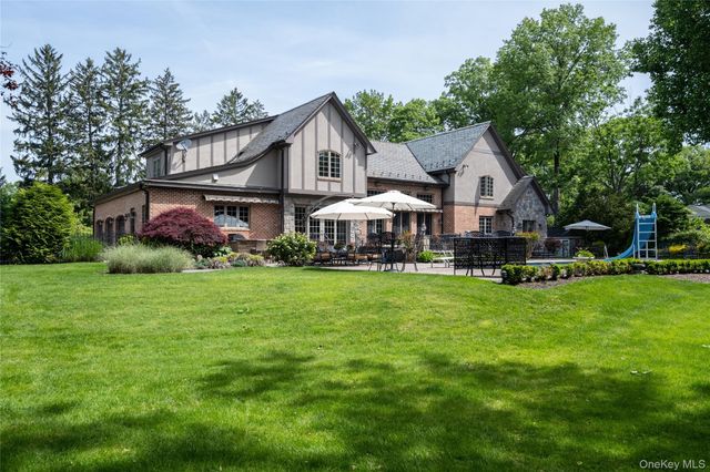 220 Elderfields Road, Manhasset, NY 11030