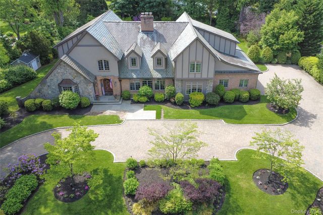 220 Elderfields Road, Manhasset, NY 11030