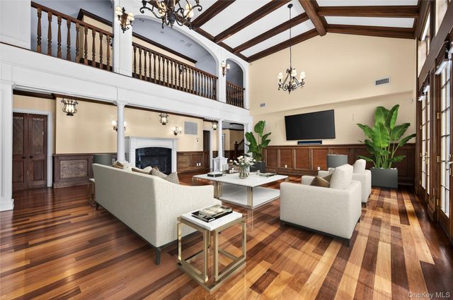 220 Elderfields Road, Manhasset, NY 11030