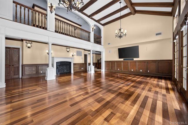 220 Elderfields Road, Manhasset, NY 11030