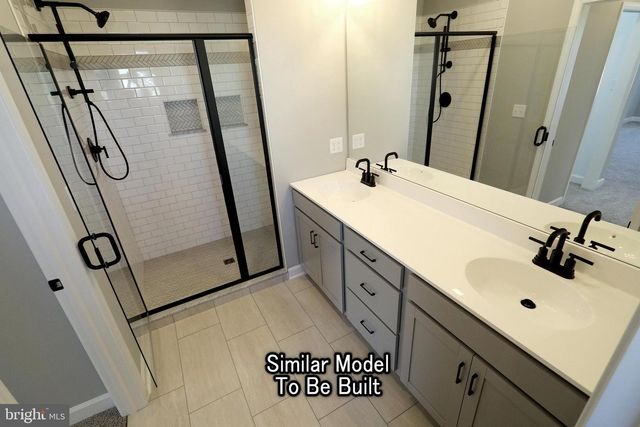 3227 OXFORD RD, New Oxford, PA 17350