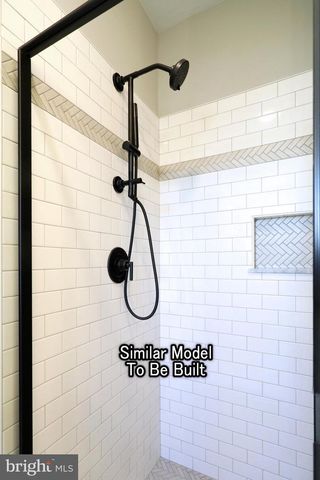 3227 OXFORD RD, New Oxford, PA 17350