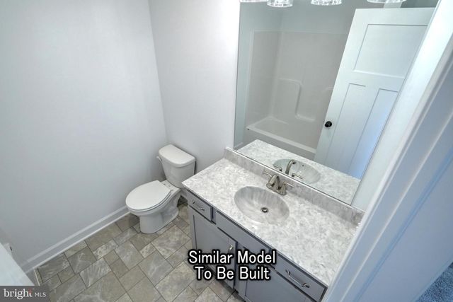 3227 OXFORD RD, New Oxford, PA 17350