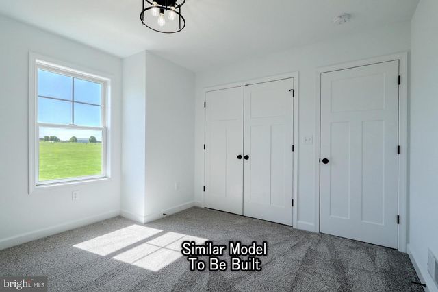 3227 OXFORD RD, New Oxford, PA 17350