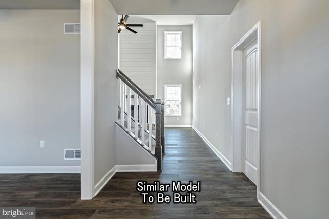 3227 OXFORD RD, New Oxford, PA 17350