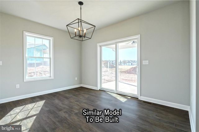 3227 OXFORD RD, New Oxford, PA 17350