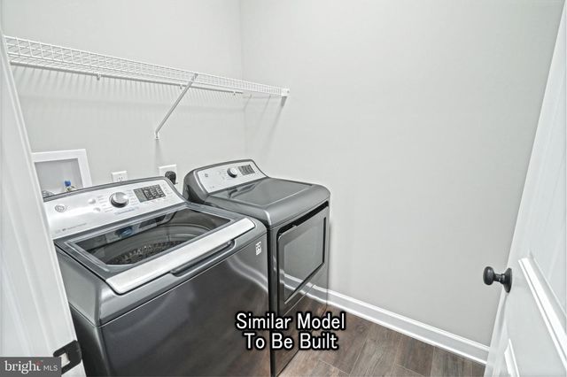 3227 OXFORD RD, New Oxford, PA 17350