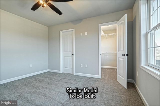 3227 OXFORD RD, New Oxford, PA 17350