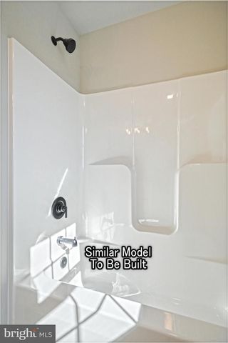 3227 OXFORD RD, New Oxford, PA 17350