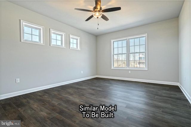 3227 OXFORD RD, New Oxford, PA 17350