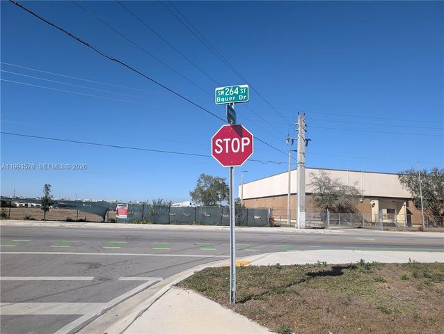 14490 SW 264th St, Homestead, FL 33032
