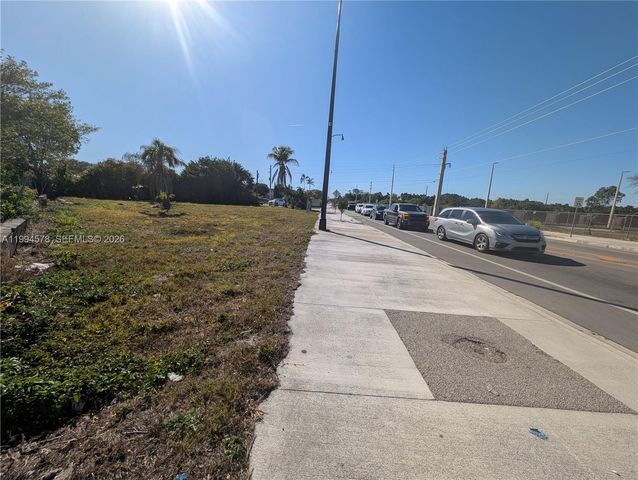 14490 SW 264th St, Homestead, FL 33032