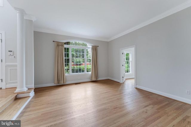 9395 WOLF TRAP CREEK CT, Great Falls, VA 22066