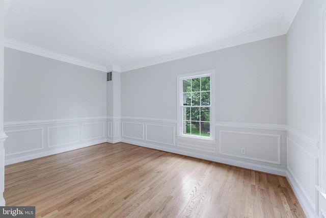 9395 WOLF TRAP CREEK CT, Great Falls, VA 22066