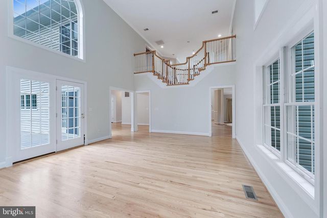 9395 WOLF TRAP CREEK CT, Great Falls, VA 22066