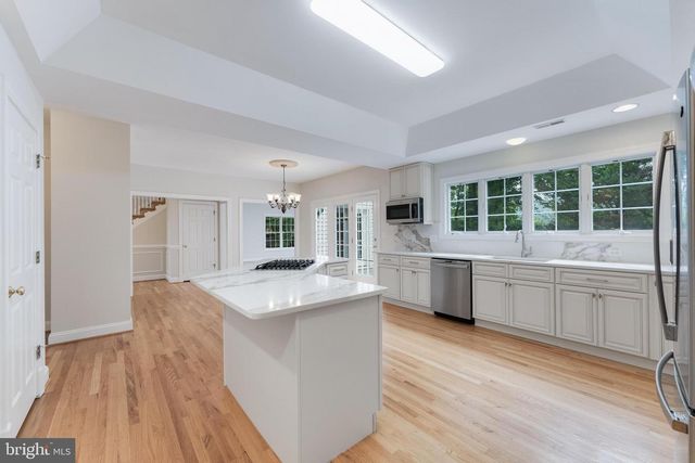 9395 WOLF TRAP CREEK CT, Great Falls, VA 22066