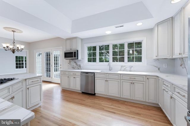 9395 WOLF TRAP CREEK CT, Great Falls, VA 22066