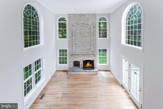 9395 WOLF TRAP CREEK CT, Great Falls, VA 22066
