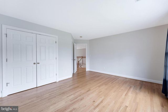 9395 WOLF TRAP CREEK CT, Great Falls, VA 22066