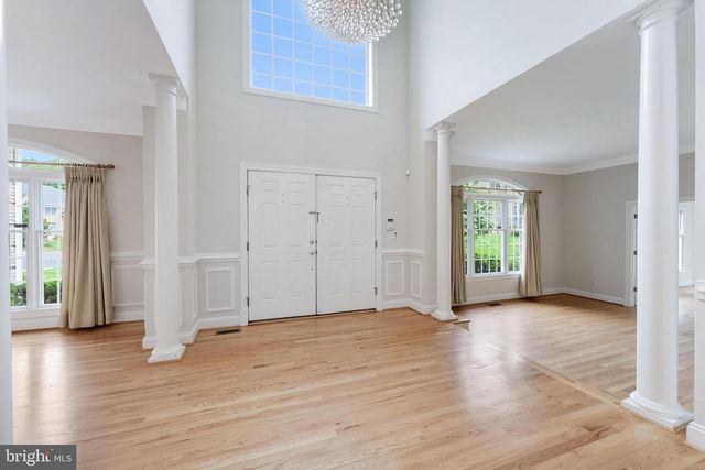 9395 WOLF TRAP CREEK CT, Great Falls, VA 22066