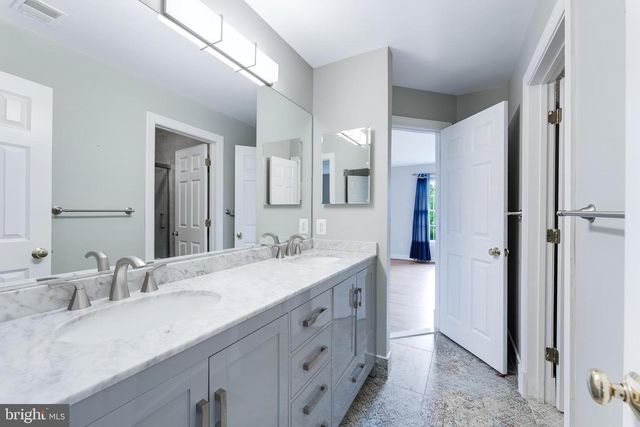 9395 WOLF TRAP CREEK CT, Great Falls, VA 22066