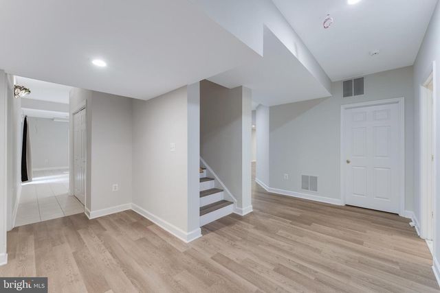 9395 WOLF TRAP CREEK CT, Great Falls, VA 22066