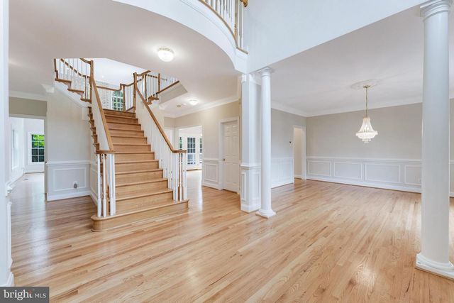 9395 WOLF TRAP CREEK CT, Great Falls, VA 22066