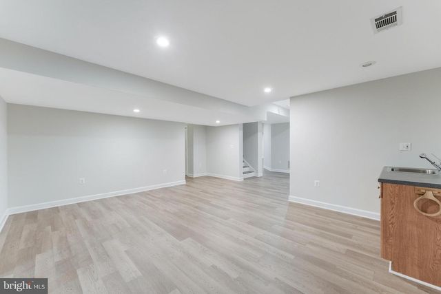 9395 WOLF TRAP CREEK CT, Great Falls, VA 22066