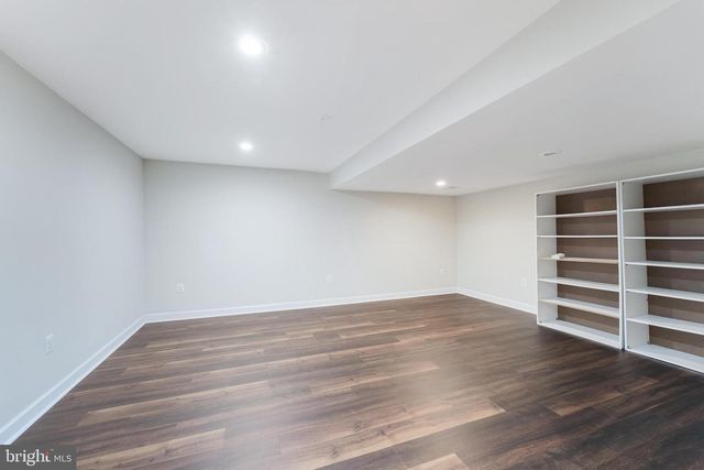 9395 WOLF TRAP CREEK CT, Great Falls, VA 22066