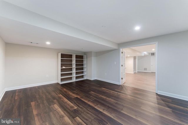 9395 WOLF TRAP CREEK CT, Great Falls, VA 22066