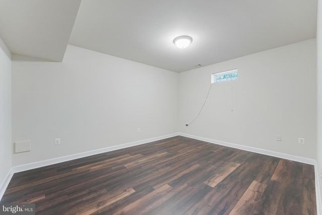 9395 WOLF TRAP CREEK CT, Great Falls, VA 22066