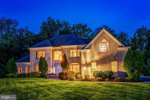 9395 WOLF TRAP CREEK CT, Great Falls, VA 22066