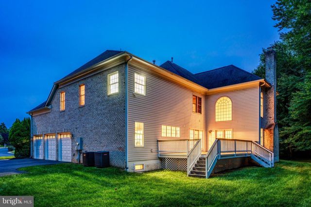 9395 WOLF TRAP CREEK CT, Great Falls, VA 22066