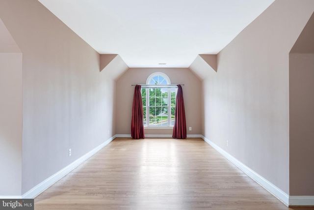 9395 WOLF TRAP CREEK CT, Great Falls, VA 22066