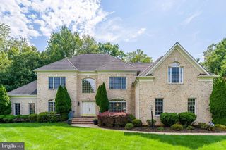 9395 WOLF TRAP CREEK CT, Great Falls, VA 22066