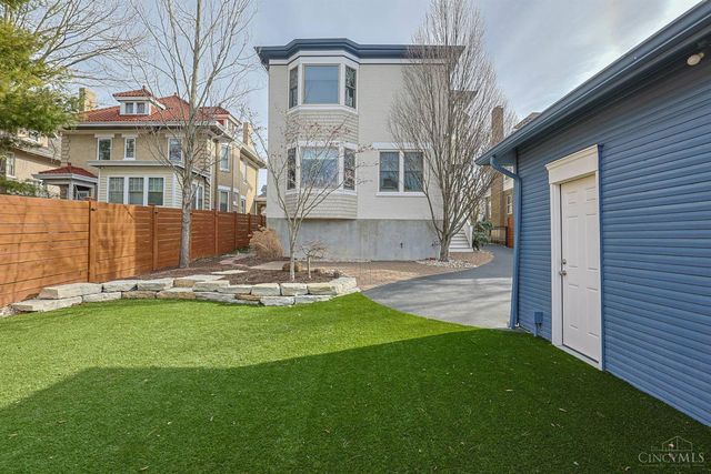 3583 Mooney Avenue, Cincinnati, OH 45208