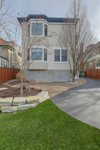 3583 Mooney Avenue, Cincinnati, OH 45208