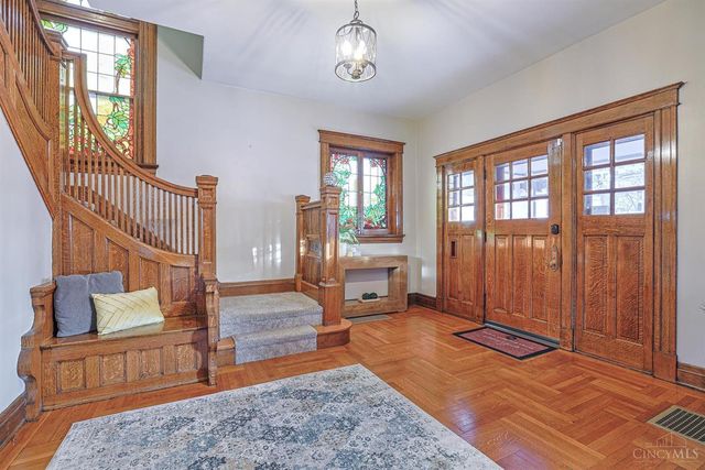 3583 Mooney Avenue, Cincinnati, OH 45208