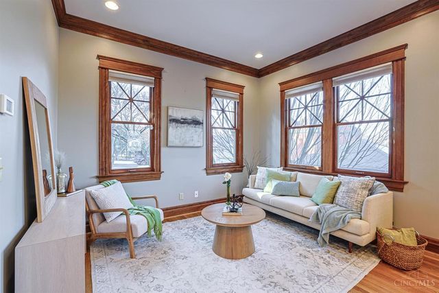 3583 Mooney Avenue, Cincinnati, OH 45208