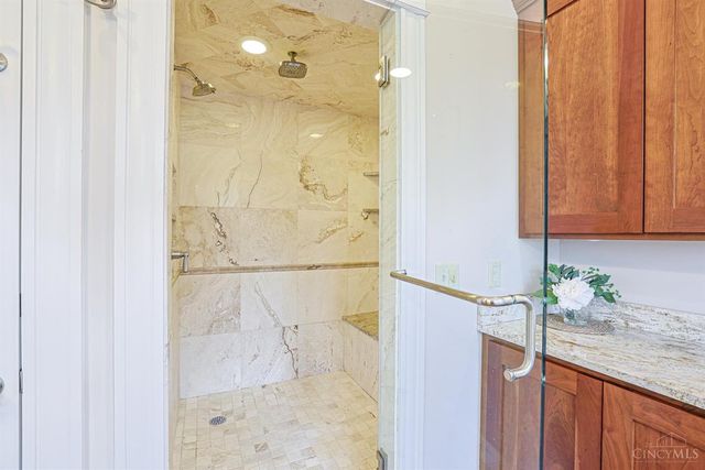 3583 Mooney Avenue, Cincinnati, OH 45208