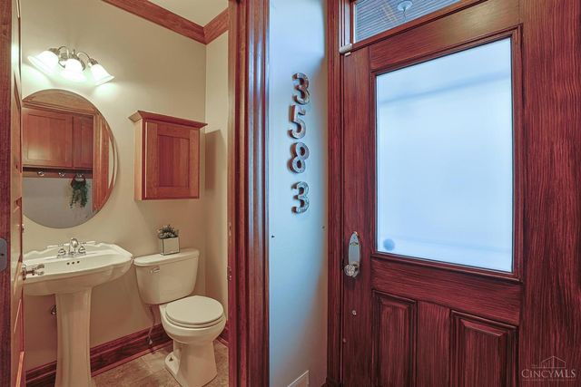 3583 Mooney Avenue, Cincinnati, OH 45208